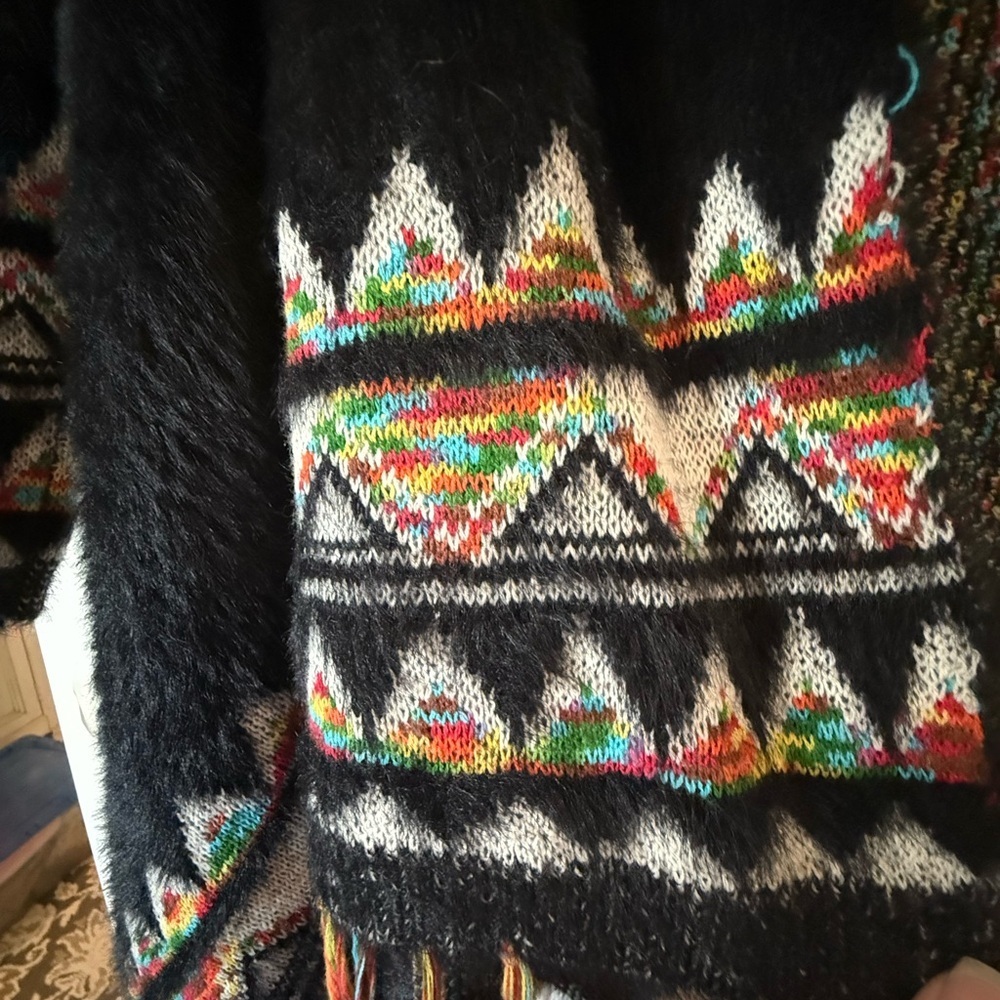 NWT Easel Cardigan/Shawl size S/M style# 116923 Super soft/Black/Colorful. - Picture 9 of 9